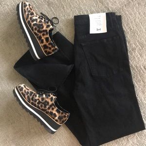 NWT 🙌Adeline Split Flare black jeans 😎